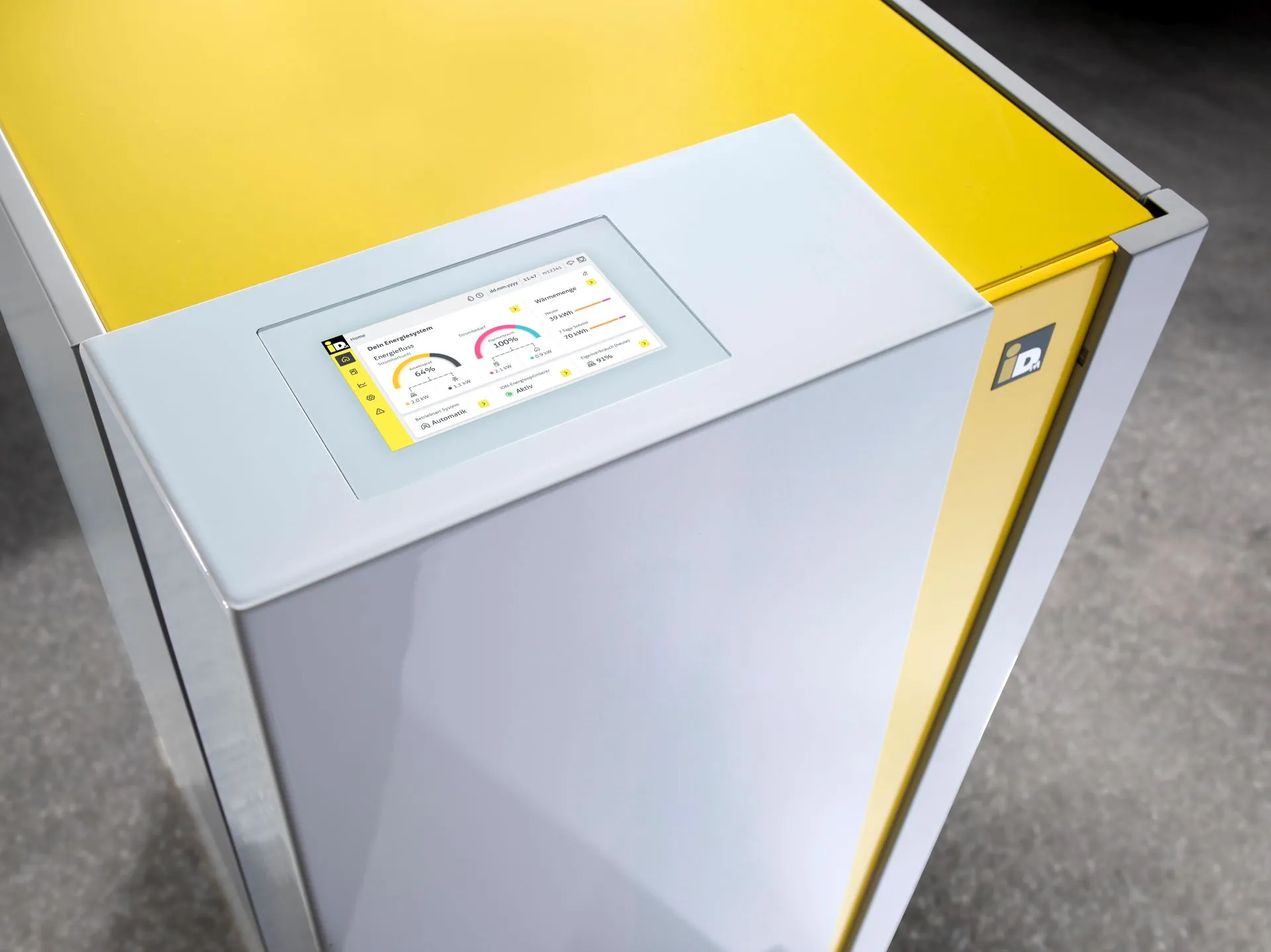 Nahaufnahme des Displays der Erdwärmepumpe iDM iPUMP T7.