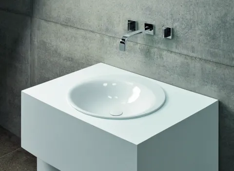 Wachtisch BetteLux vor Sichtbeton