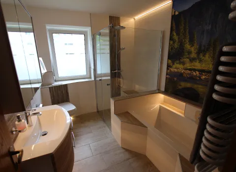 Referenzbild Komplettbad-Modernisierung Projekt 4.3