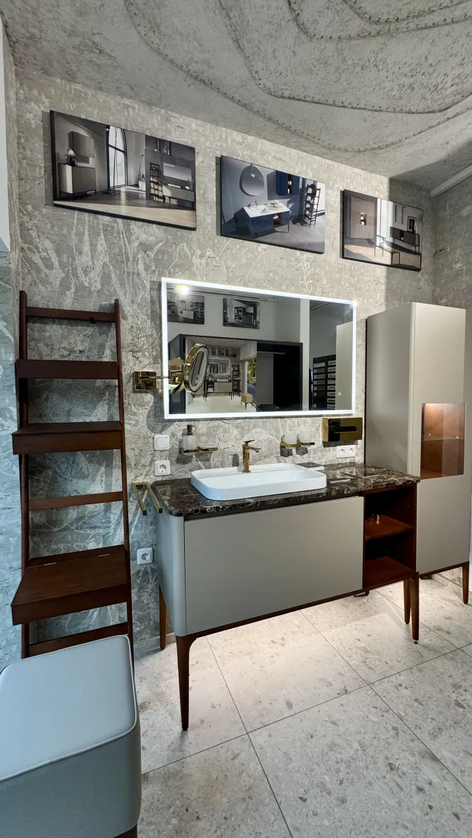 Mobiltesino Waschplatz Schrankanlage