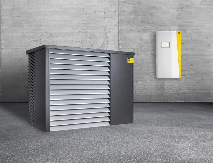Wärmepumpe iDM Aero Alm 10-24 kW in einem betonierten Raum.
